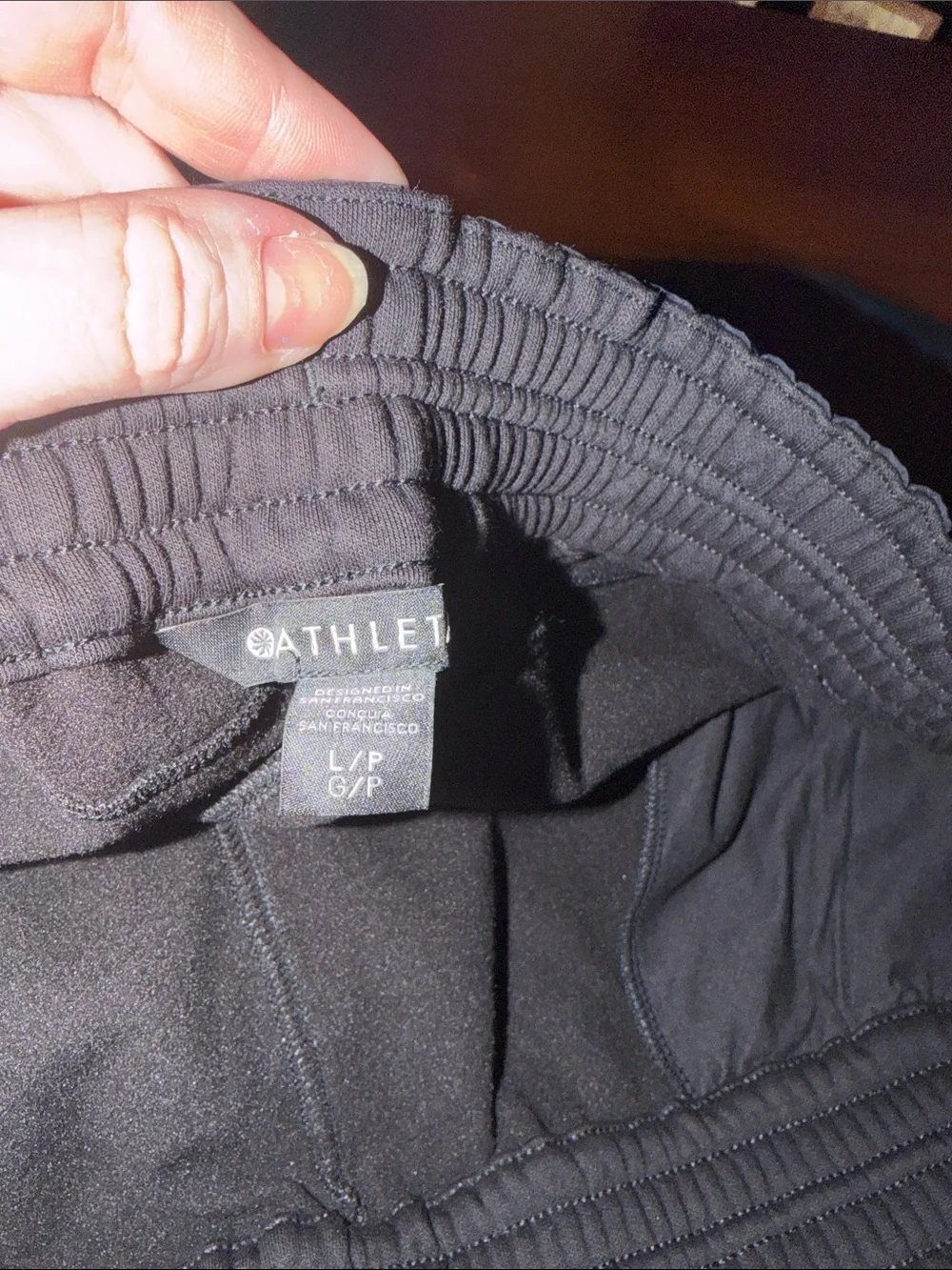 Athleta Ladies NWT Triumph Hybrid Wide Leg Cropped Pants. Large. Black.